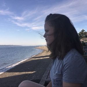 Meet your Posher, Chloe